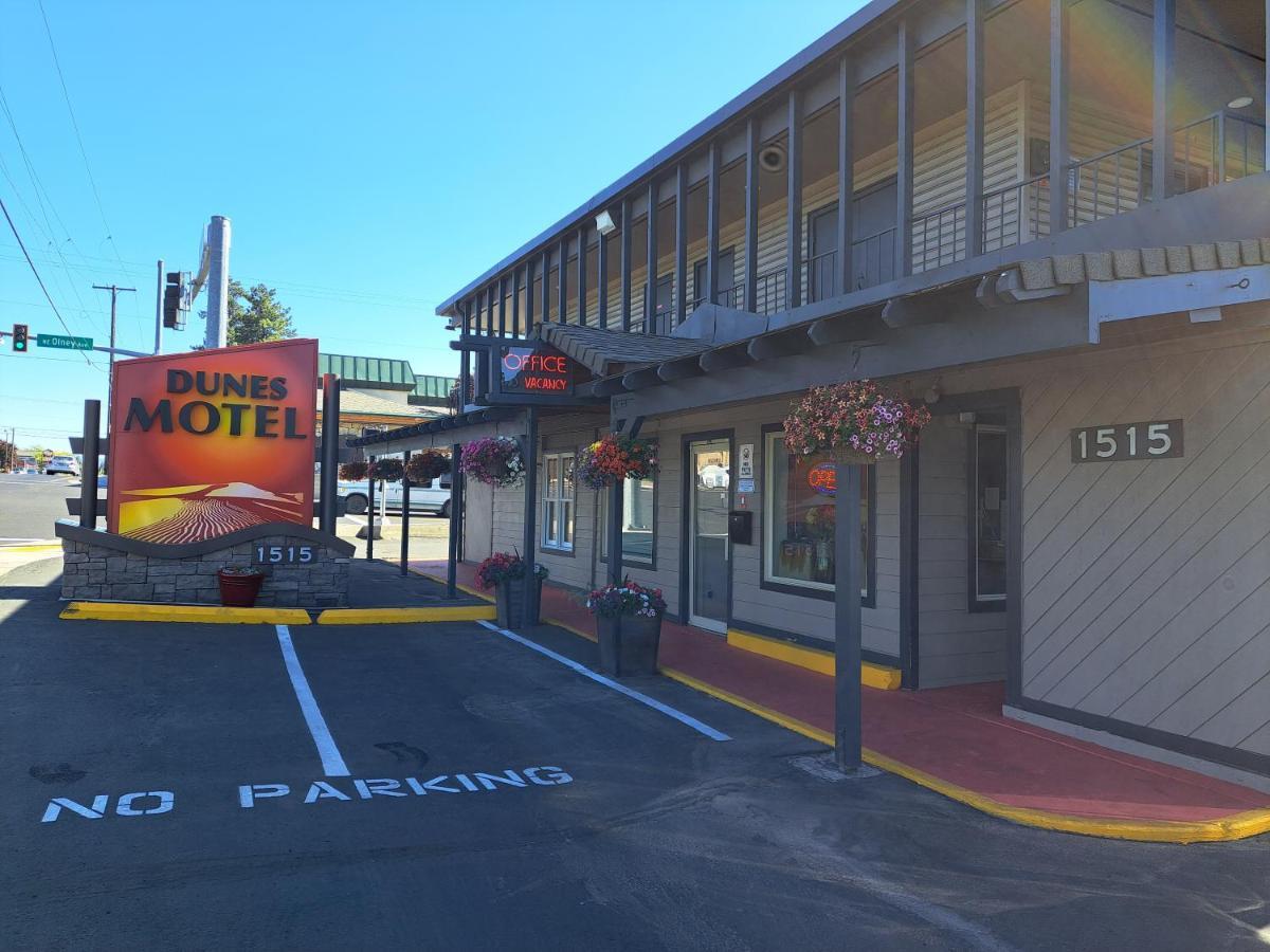 Dunes Motel - Bend Exterior photo